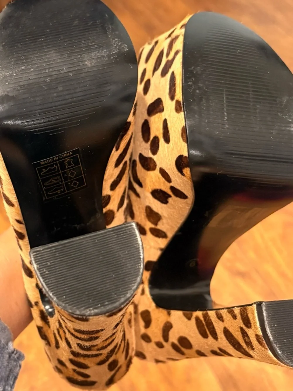 Dolce Vita DV8 Leopard Calf Hair Platform Heels Size 6 Statement Pumps